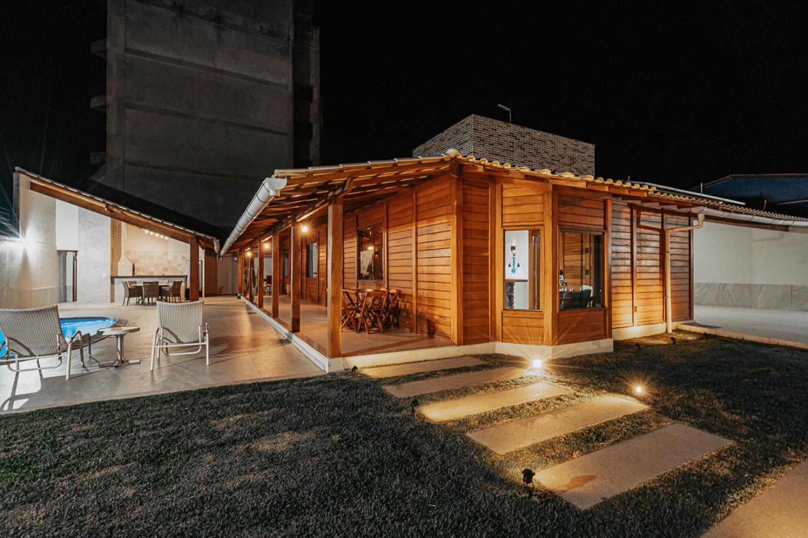 Casadecastelhanos, Quadra Do Mar De Castelhanos, 4 Suites Com Ar, Churrasqueira, Piscina, Hidromassagem, Cozinha Integrada Gourmet Ideal Para Familia E Amigos أنشيتا المظهر الخارجي الصورة