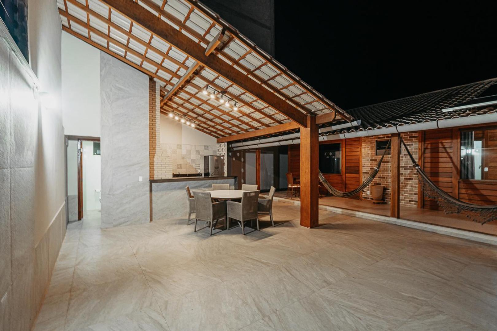 Casadecastelhanos, Quadra Do Mar De Castelhanos, 4 Suites Com Ar, Churrasqueira, Piscina, Hidromassagem, Cozinha Integrada Gourmet Ideal Para Familia E Amigos أنشيتا المظهر الخارجي الصورة