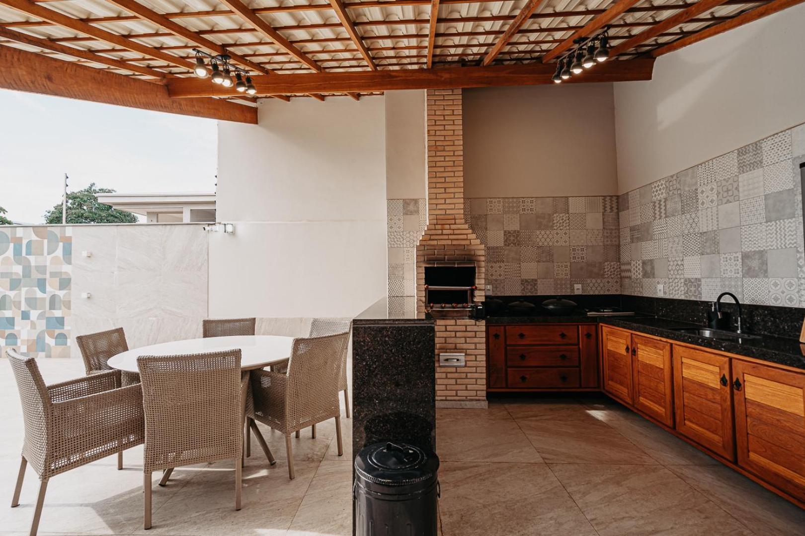 Casadecastelhanos, Quadra Do Mar De Castelhanos, 4 Suites Com Ar, Churrasqueira, Piscina, Hidromassagem, Cozinha Integrada Gourmet Ideal Para Familia E Amigos أنشيتا المظهر الخارجي الصورة