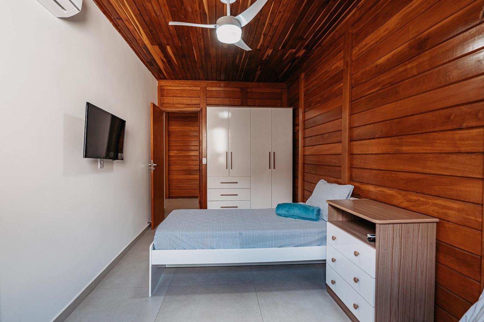 Casadecastelhanos, Quadra Do Mar De Castelhanos, 4 Suites Com Ar, Churrasqueira, Piscina, Hidromassagem, Cozinha Integrada Gourmet Ideal Para Familia E Amigos أنشيتا المظهر الخارجي الصورة